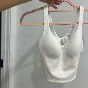 Nike alate v neck tank in white